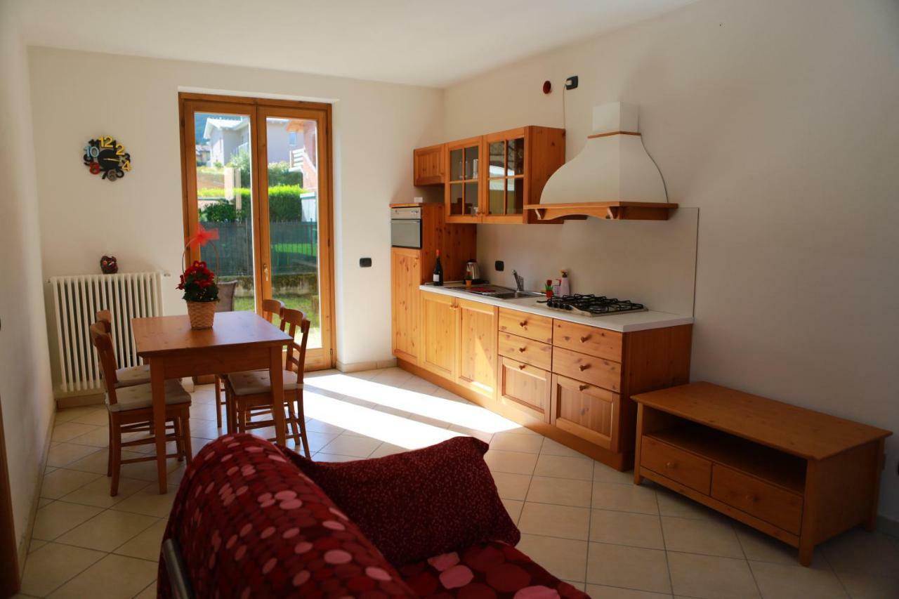 Apartamento Casa "Giardino Sulla Baia" Colico Exterior foto
